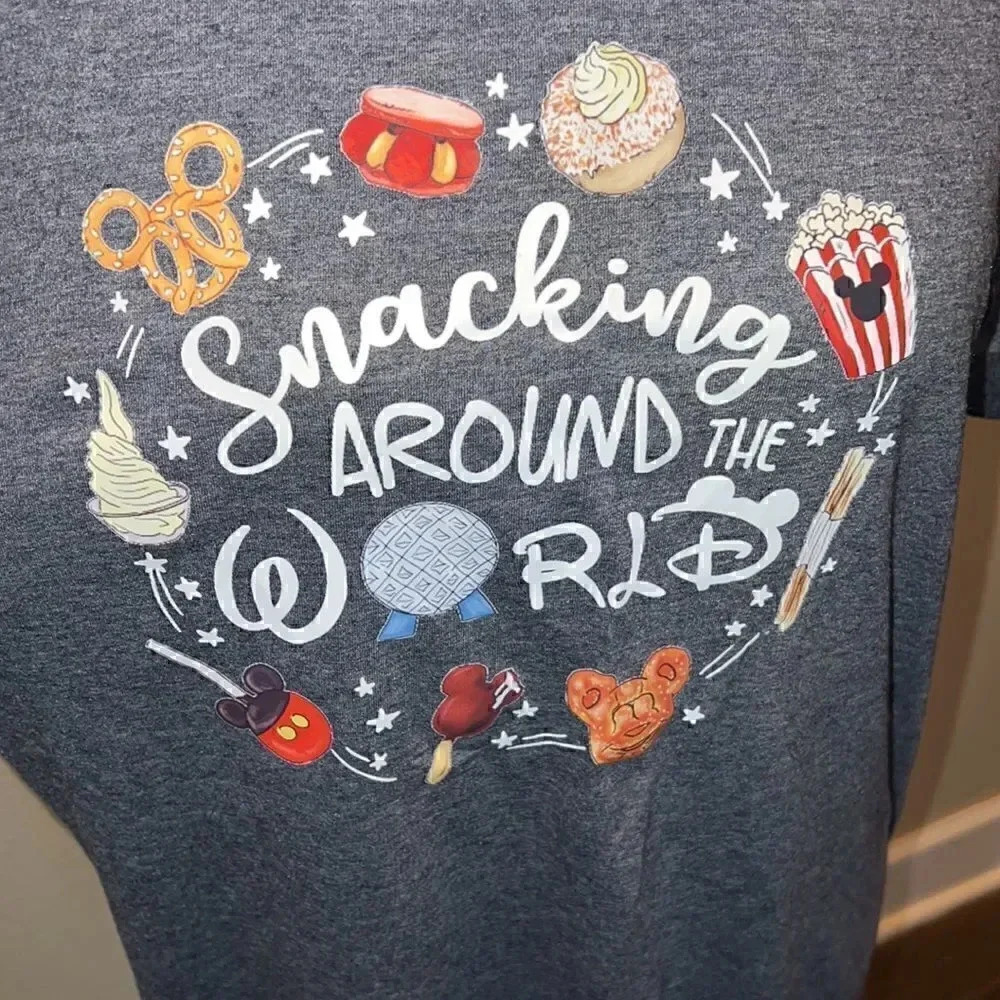 •Disney tee•  